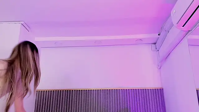 ashvalentine  online show from April 2, 7:44 pm