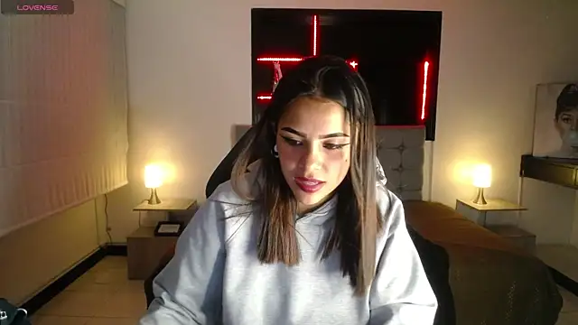 Snapshot of _chloe_1 chatting on March 4, 12:44 pm chloe 1 online show from March 4, 12:44 pm