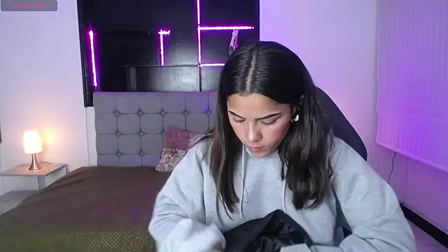  chloe 1 online show from March 20, 8:03 pm