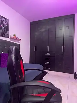 ela  ef online show from March 3, 8:04 pm