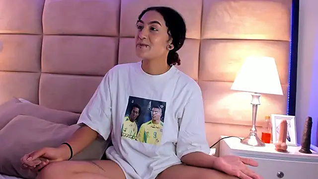 EllaEvanzz online show from April 4, 10:29 pm