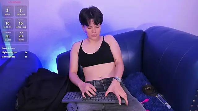 TallSnuSnu online show from April 14, 8:37 pm