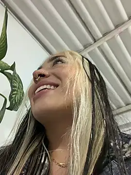 Snapshot of ManuelaVeeleez chatting on June 24, 1:59 am ManuelaVeeleez online show from June 24, 1:59 am
