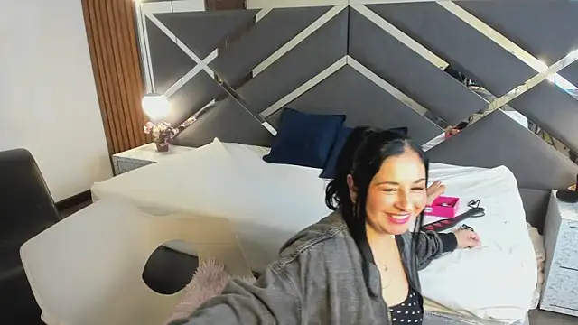 Agata thompson online show from March 9, 6:56 pm