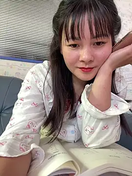 Little Muse78 online show from May 15, 5:03 am