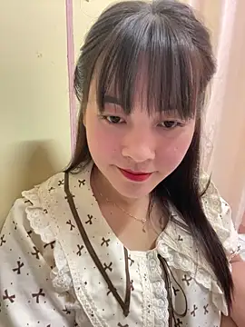 Little Muse78 online show from May 22, 9:48 am