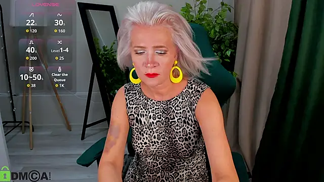 Snapshot of Ledi_Luna chatting on June 10, 9:08 am Ledi Luna online show from June 10, 9:08 am