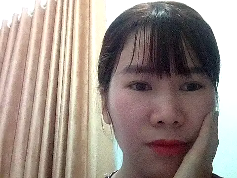 Snapshot of Bondgirl_9 chatting on March 8, 7:28 pm Bondgirl 9 online show from March 8, 7:28 pm