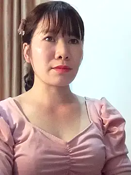 Snapshot of Bondgirl_9 chatting on March 21, 5:23 am Bondgirl 9 online show from March 21, 5:23 am