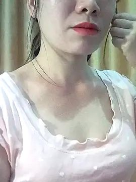 Snapshot of Bondgirl_9 chatting on March 25, 10:27 pm Bondgirl 9 online show from March 25, 10:27 pm