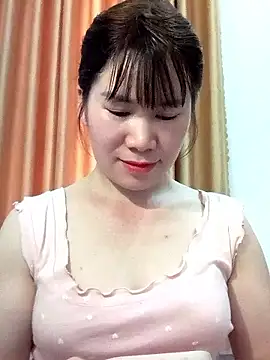 Bondgirl 9 online show from May 16, 6:43 am