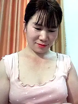 Bondgirl 9 online show from May 16, 7:05 am
