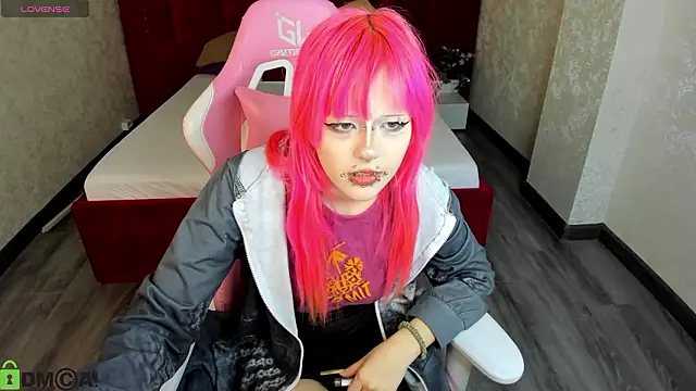 Snapshot of Necucuby chatting on March 4, 7:47 am Necucuby online show from March 4, 7:47 am