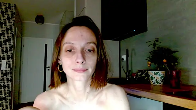 Snapshot of misssweet chatting on June 18, 9:52 pm misssweet online show from June 18, 9:52 pm