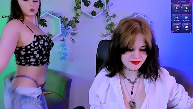 miss courtney  online show from July 15, 8:41 am