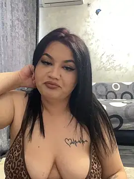 julietalovee online show from April 22, 3:57 pm