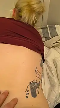 luckilyfound3 online show from May 22, 4:41 am