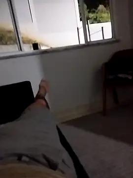 Snapshot of tubarao19 chatting on April 4, 2:43 am tubarao19 online show from April 4, 2:43 am