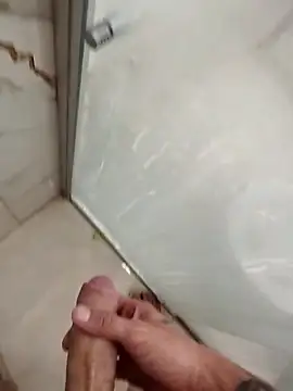 Snapshot of tubarao19 chatting on April 11, 12:09 pm tubarao19 online show from April 11, 12:09 pm