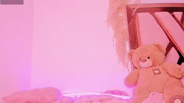 Snapshot of thamii_campanitaa chatting on May 2, 12:37 am thamii campanitaa online show from May 2, 12:37 am