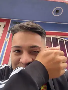 OliverTabordaa online show from April 18, 8:53 pm