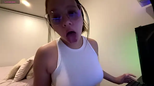 Sarahhh 0 online show from March 22, 2:37 am