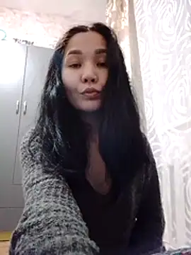 HollyXMolly online show from March 8, 6:12 pm