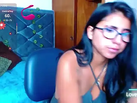 Alisha Gamskar13 online show from June 18, 1:37 pm