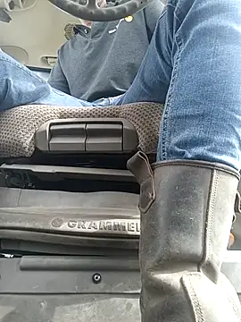 youp8444 online show from April 11, 12:42 pm