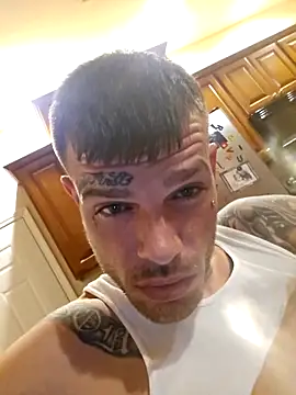 CrystalNBubba online show from March 5, 4:30 am