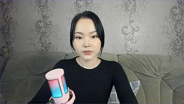 tia kaii online show from March 12, 5:19 pm