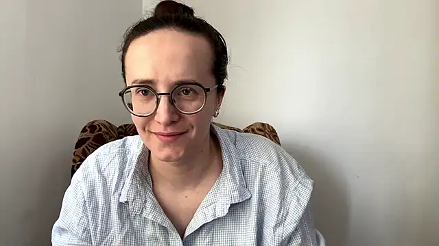 SofiaTease online show from April 2, 2:15 pm