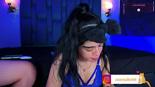 Zoe Axel1 online show from May 22, 6:46 pm