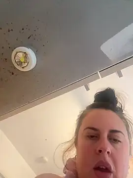 BunnyBallyX online show from March 27, 6:52 am