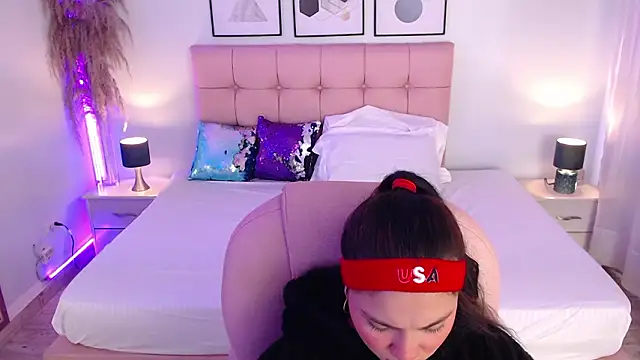 Snapshot of EILIIN07 chatting on March 16, 1:04 pm EILIIN07 online show from March 16, 1:04 pm