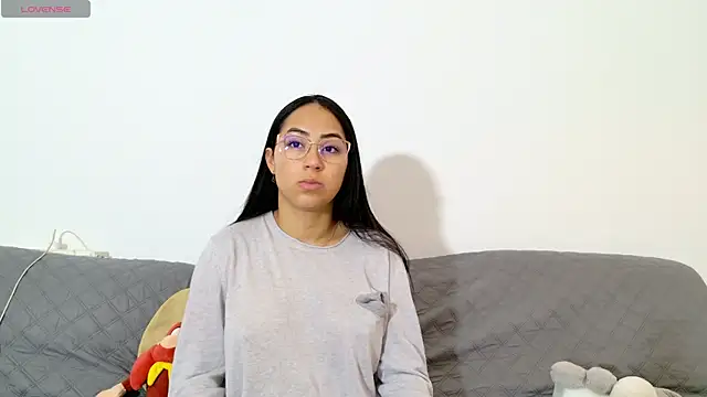 vanessaadol online show from May 8, 7:25 am