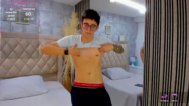 TylerCross  online show from April 14, 8:26 pm