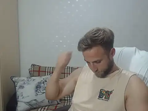 BlondEagleMuscle online show from June 18, 8:24 pm