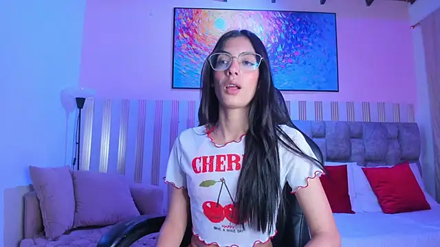 j belle  online show from March 11, 1:17 pm