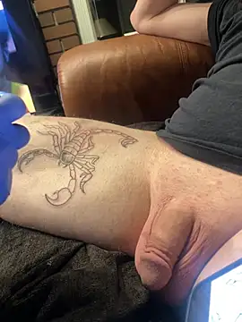 SALACIOUSTOPDOG online show from March 24, 4:28 am