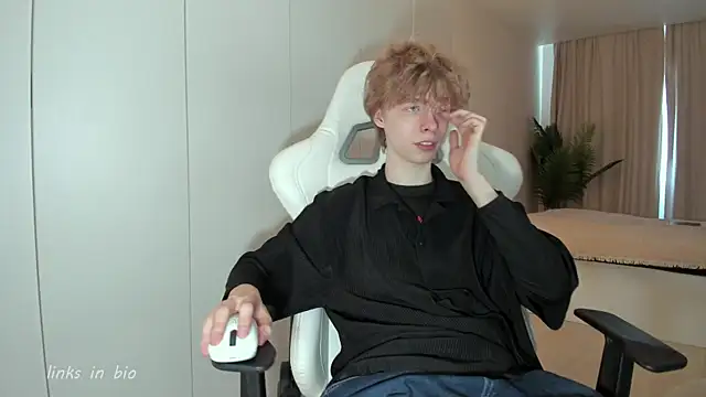 Wawesuc online show from April 22, 9:55 am