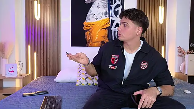 MrAdonis  online show from April 4, 7:00 pm