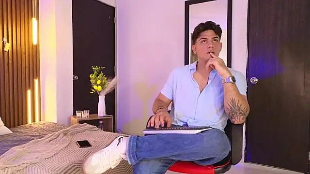 MrAdonis  online show from April 6, 7:15 pm