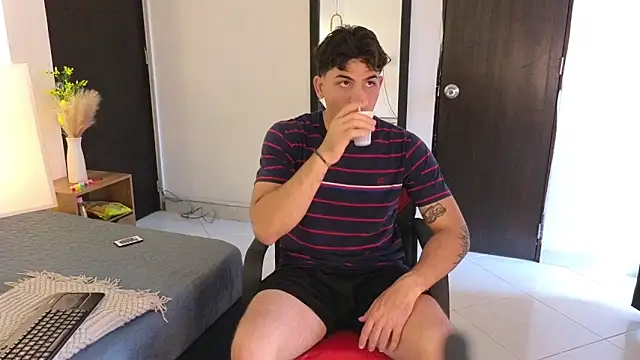 MrAdonis  online show from April 7, 7:14 pm