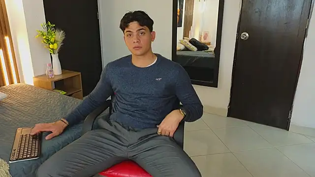 MrAdonis  online show from April 15, 7:58 pm