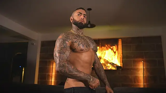 Snapshot of Eros_Dark_ chatting on April 14, 11:11 pm Eros Dark online show from April 14, 11:11 pm