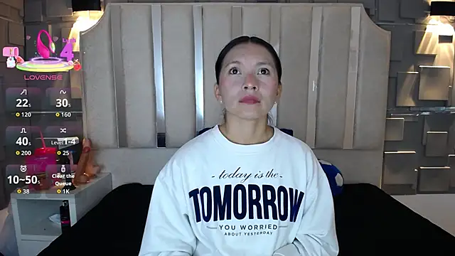Chloe16  online show from May 2, 7:08 pm