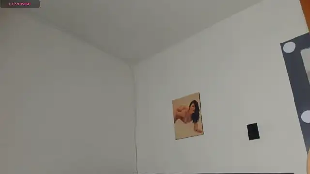 AnthonellaSweet  online show from April 23, 4:03 am