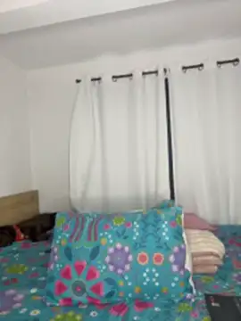 EmmaThompson1 online show from April 17, 8:56 pm