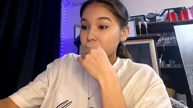 CatherineForbes online show from April 13, 12:21 pm